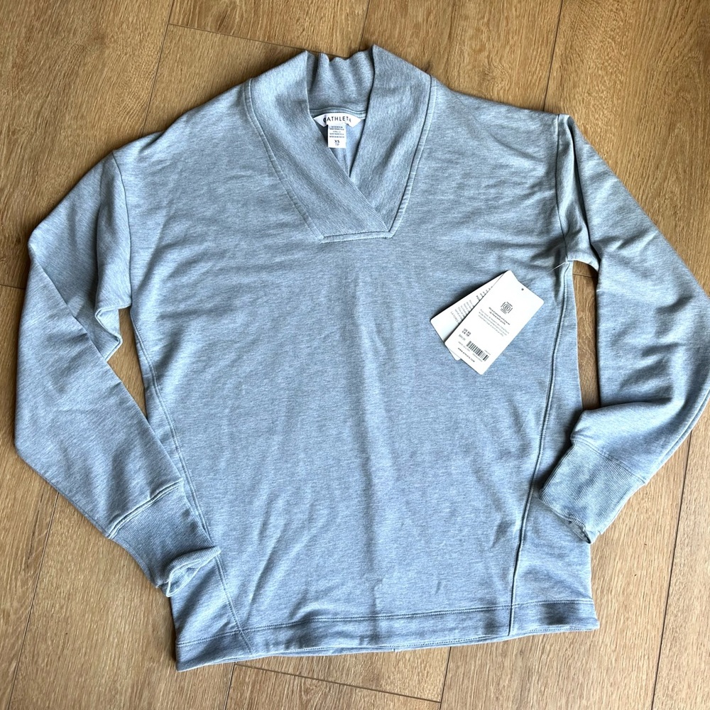 Athleta Men's Light Gray V-Neck Sweater